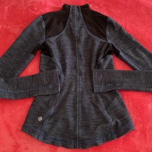 LULU LEMON ATHLETICA DEFINE JACKET - SIZE 2 - BLACK & NAVY